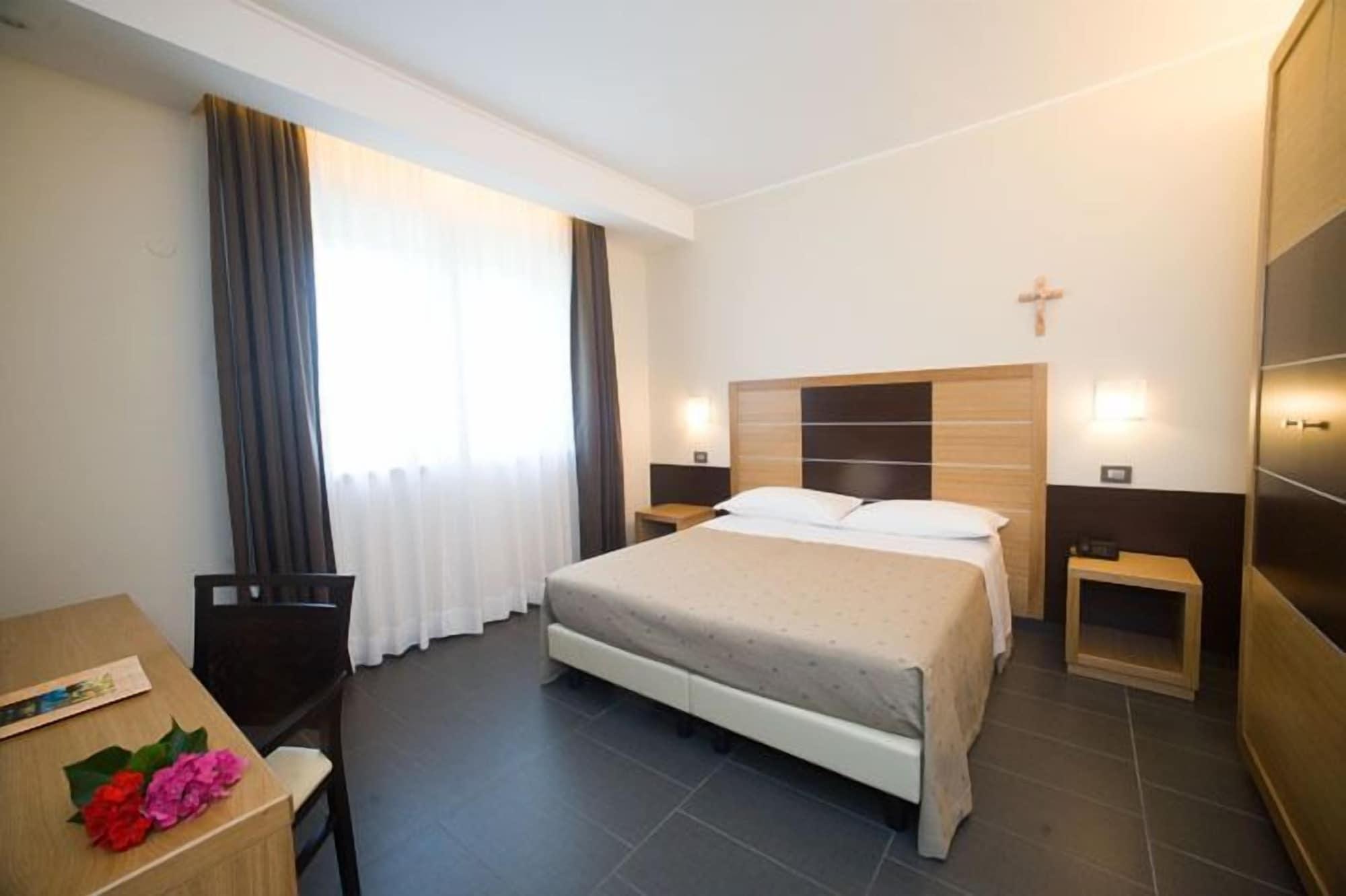 Hotel Vittoria San Giovanni Rotondo Esterno foto