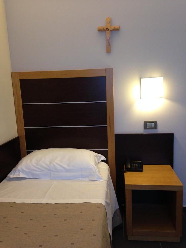 Hotel Vittoria San Giovanni Rotondo Esterno foto